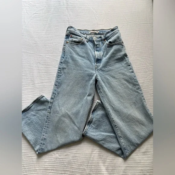 Levi’s Ribcage Straight Jeans - Picture 3 of 6